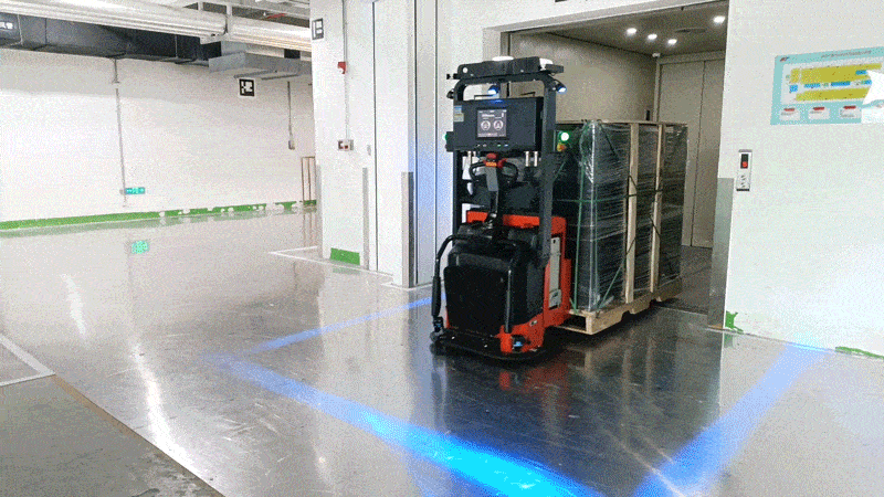 VNT20智能叉车机器人对接电梯