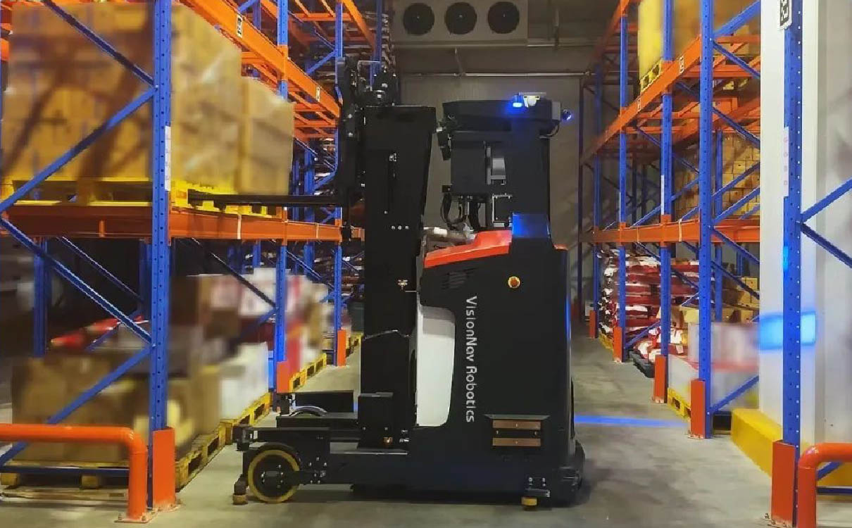 未来机器人智能agv无人叉车项目加速落地应用，吸引众多企业关注