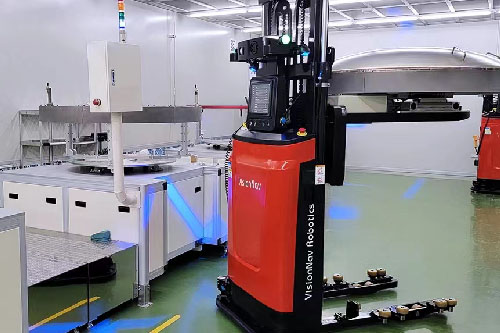 无人叉车案例 | 高精密设备对接，未来机器人赋能华南地区光学镀膜企业内部物流柔性升级