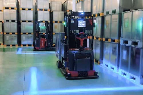 未来制造：AGV电动叉车如何助力智能工厂