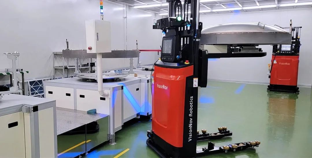 无人叉车案例 | 高精密设备对接，未来机器人赋能华南地区光学镀膜企业内部物流柔性升级
