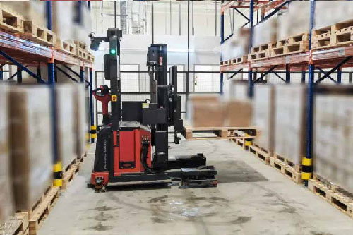 工厂自动化革命：自动搬运机器人如何重塑生产流程？